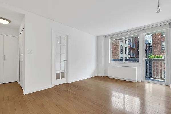 Rented by Cooper & Cooper Real Estate | media 11