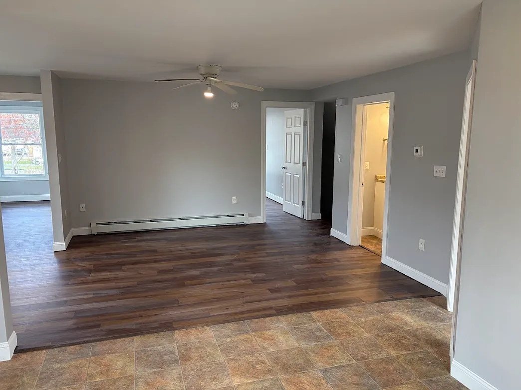 52 North Avenue - B — Photo 3