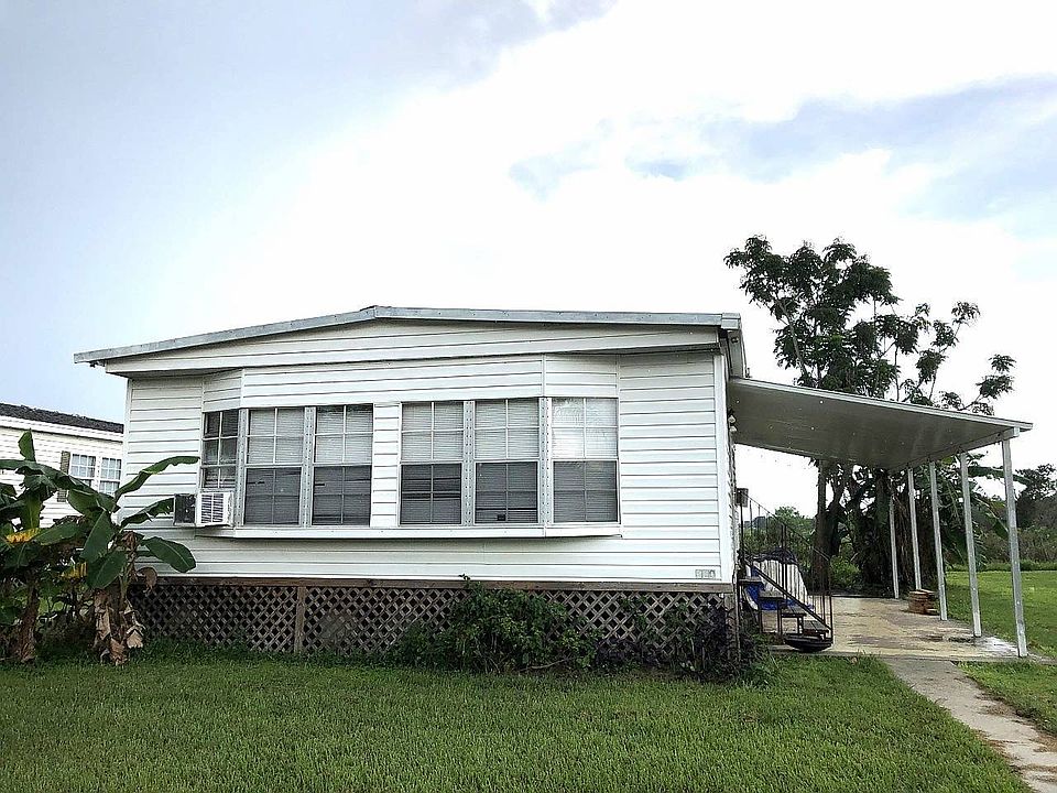 1st image of 220 Lakeside Dr #220