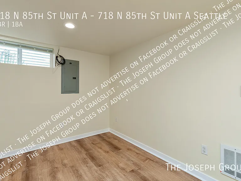 718 N 85th St #A — Photo 8