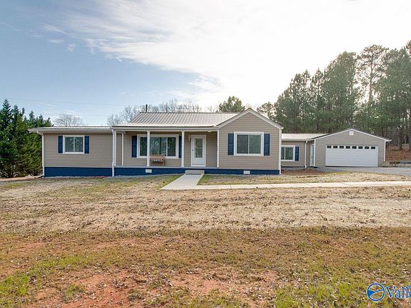 2nd image of 365 NE Morris Rd