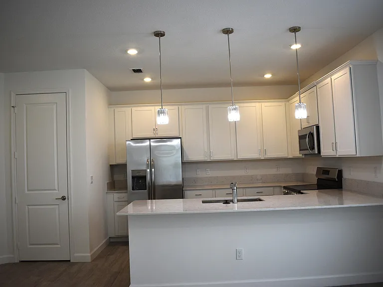 13419 Noble Dr — Photo 7