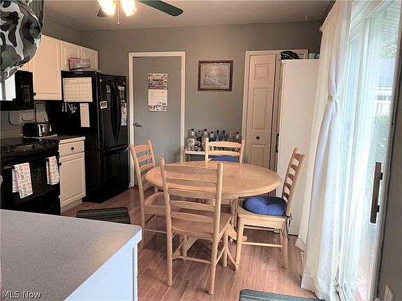 5th image of 264 Vivian Dr