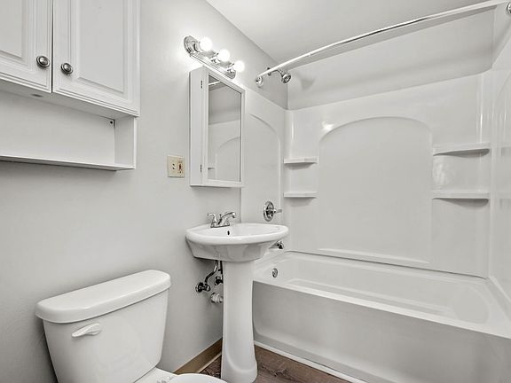 2nd image of 10601 Lindberg Ave #1