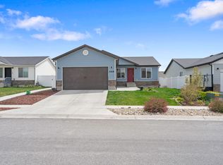 2428 E Jim Bridger Dr, Eagle Mountain, UT 84005