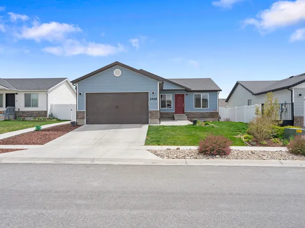 2428 E Jim Bridger Dr, Eagle Mountain, UT 84005
