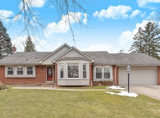 36939 Heatherton Dr, Farmington, MI 48335