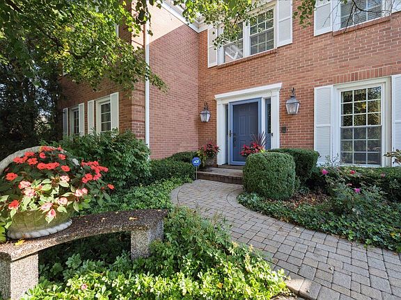 2nd image of 2501 Indian Ridge Dr