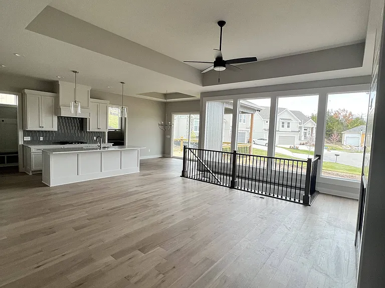 11009 S Millstone Dr — Photo 14