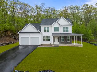 2 Rock Ridge Rd, Manchester, CT 06040