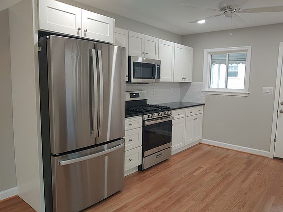 Kitchen with brand new appliances