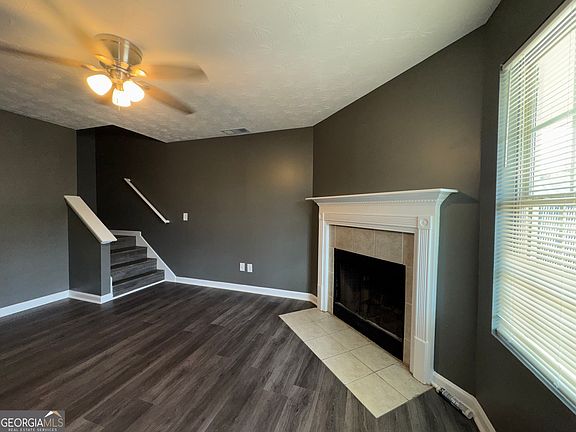 2nd image of 330 Crestfield Cir