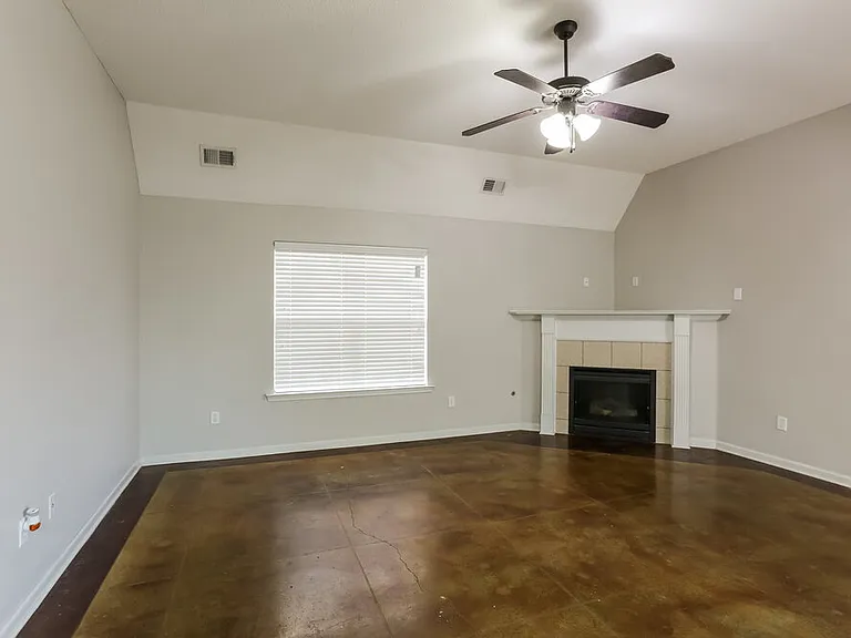 3044 Magnolia Dr — Photo 4