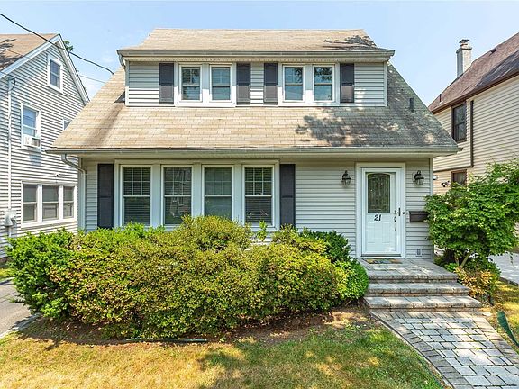 2nd image of 21 Astor Pl