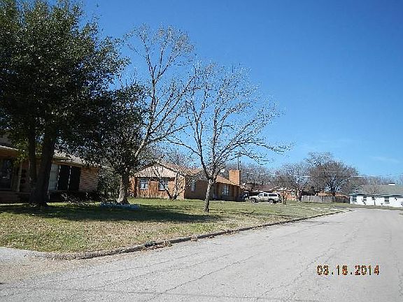 5th image of 201 Mimosa Ln