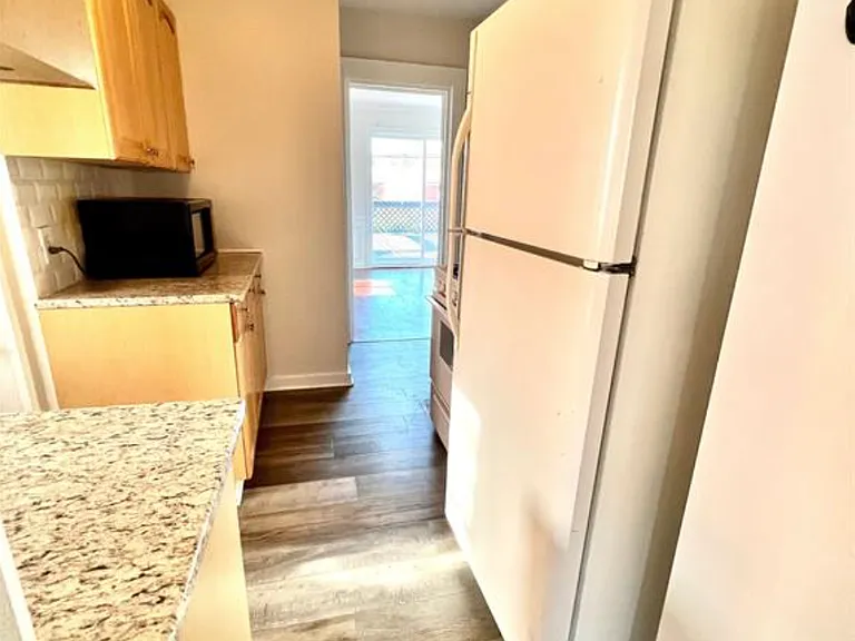 23231 Park St — Photo 7