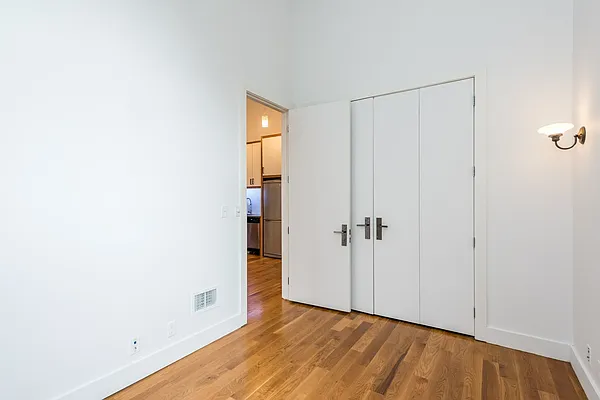 Rented by Nooklyn NYC LLC | media 17