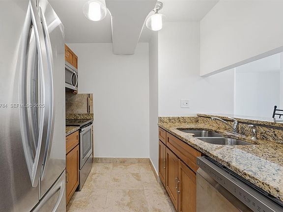 3rd image of 850 N Miami Ave #W-806