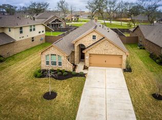 118 Meadow Ridge Way, Clute, TX 77531