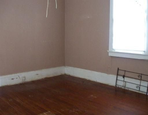 3rd image of 8724 Plum St