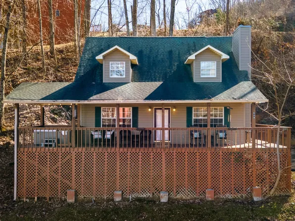609 Sunset Ln, Gatlinburg, TN 37738