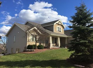 709 Greystone Ln, Middleton, WI 53562
