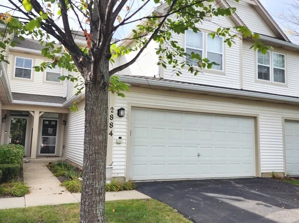 2884 Falling Waters Ln, Lindenhurst, IL 60046