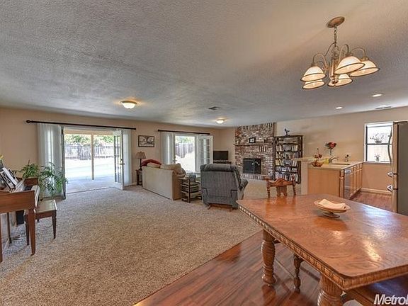4th image of 207 Frankwood Dr