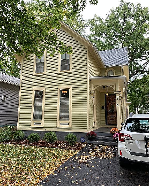 1st image of 40 Hickory St