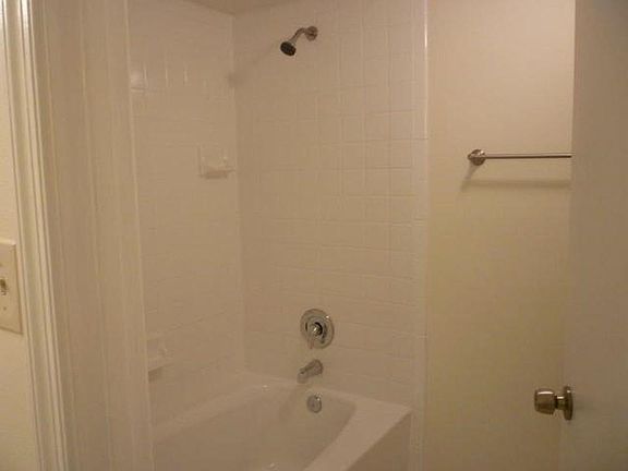 4th image of 3101 Glenmoor Dr