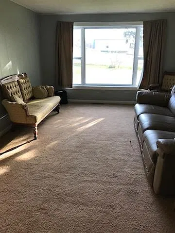 3 bed, 1400 sqft, $1,700 — Photo 3