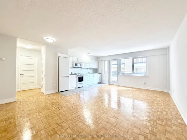 95 Lawton Blvd, Toronto, ON