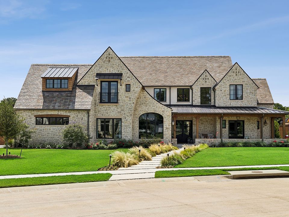 1st image of 300 Sanctuary Cir