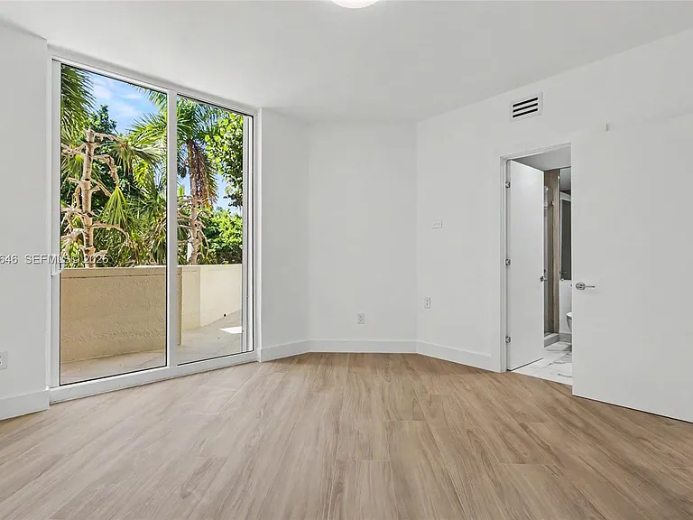 731 Crandon Blvd #208 — Photo 33