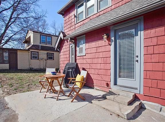 3rd image of 6943 Oak St