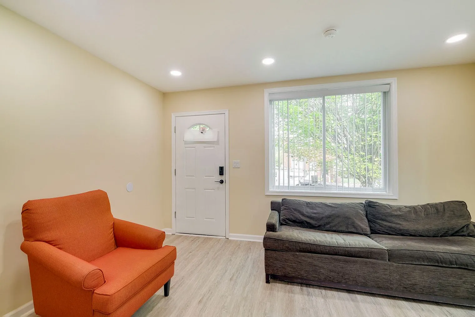 4 bed, 2.0 bath, 1022 sqft, $3,292 — Photo 2