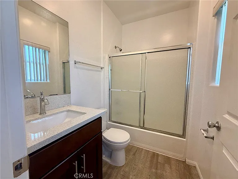 6624 Balboa Blvd #4 — Photo 19