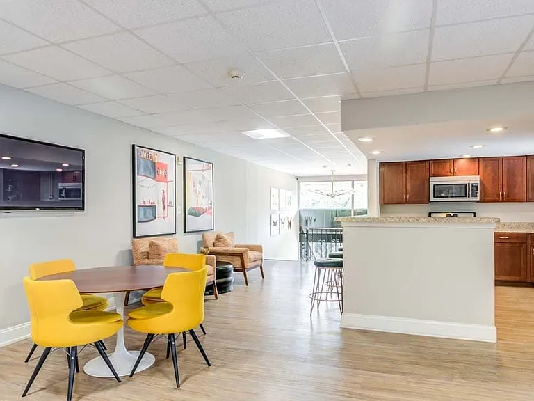 Leasing Office