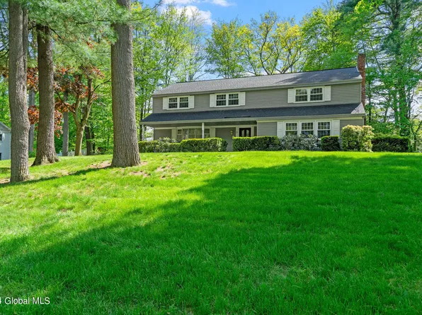 8 Chestnut Lane, Clifton Park, NY 12065