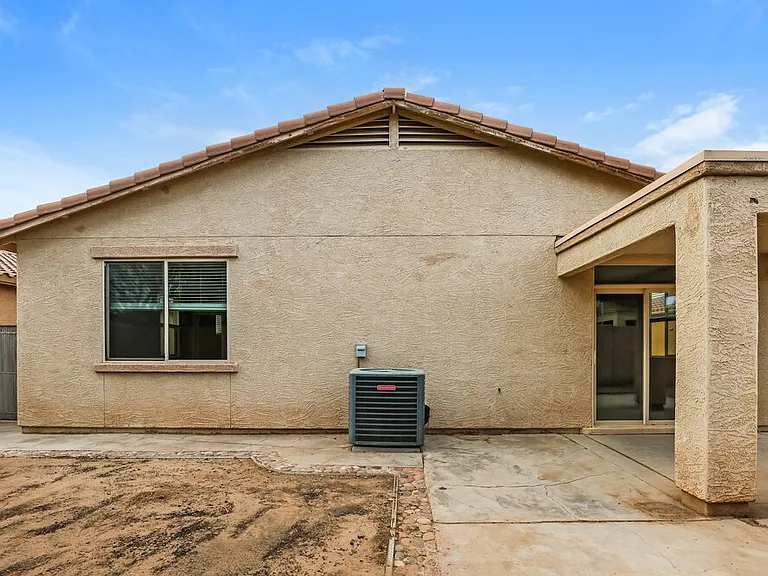 7333 W Saint Catherine Ave — Photo 15