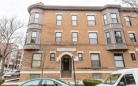 2nd image of 854 W Cornelia Ave #5