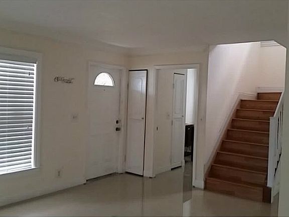 3rd image of 10220 Boynton Place Cir