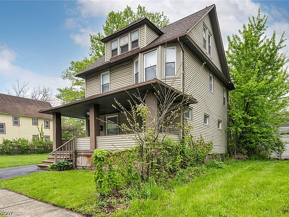3rd image of 1168 N Lockwood Ave