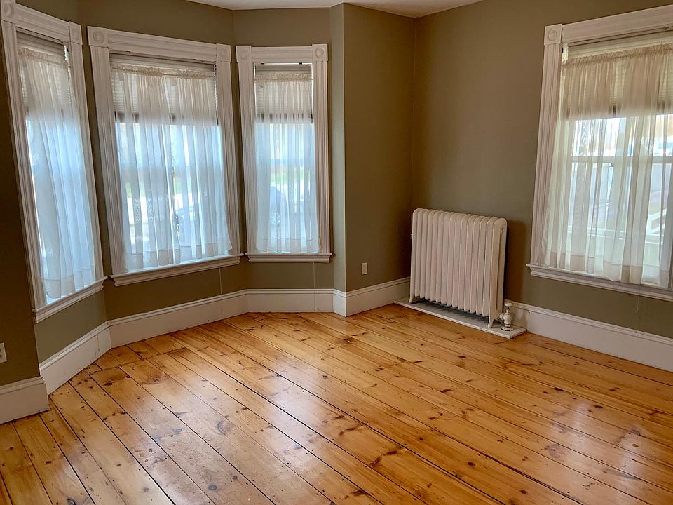 2nd large room on first floor - living room.
