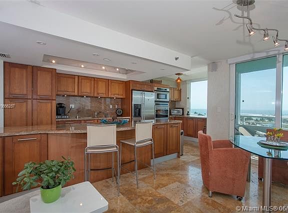 4th image of 400 S Pointe Dr APT 703