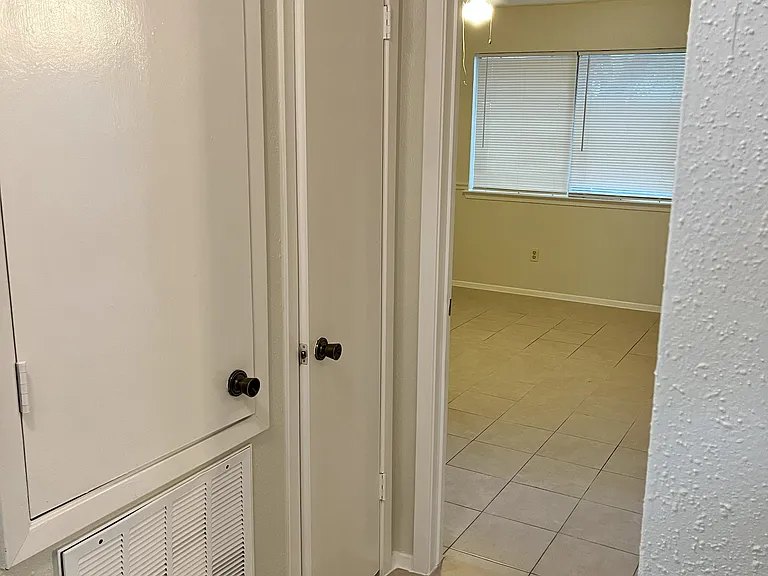 269 Willoughby Dr — Photo 9