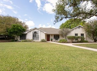 404 Riverhill Blvd, Kerrville, TX 78028