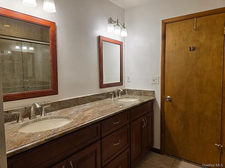 731 Panorama Dr — Photo 28