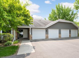 5664 Sanibel Dr #906, Minnetonka, MN 55343