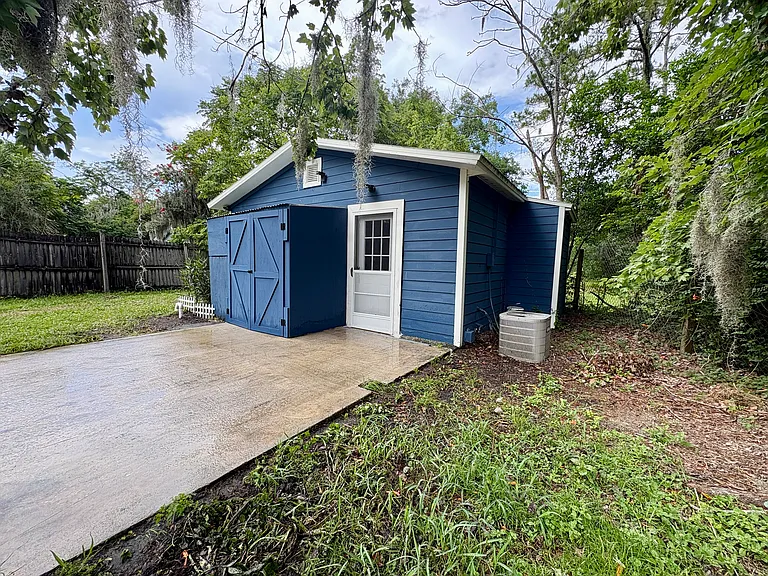 2177 Lake Dr #1 — Photo 18